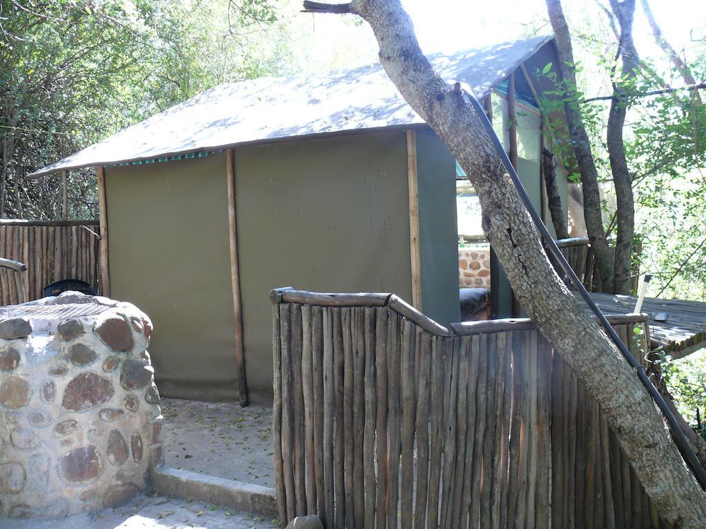Amanzimlotzi Riverside Bush Camp Hoedspruit Habitación foto